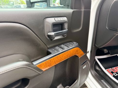 Used 2019 Chevrolet Silverado 2500 High Country w/ Duramax Plus Package image 19