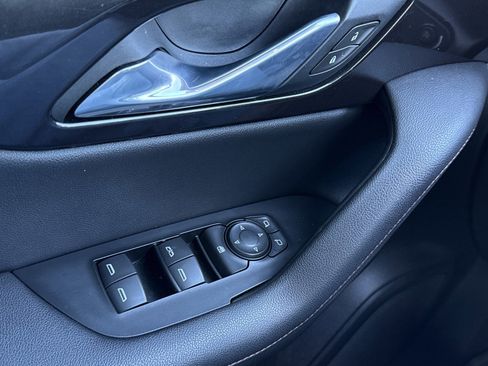 Used 2021 Chevrolet Blazer RS image 16