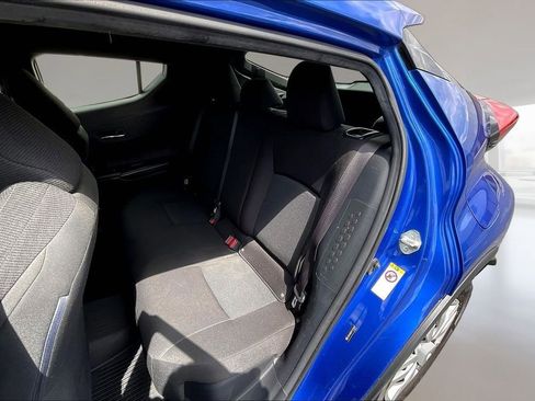 Used 2019 Toyota C-HR LE FWD image 21
