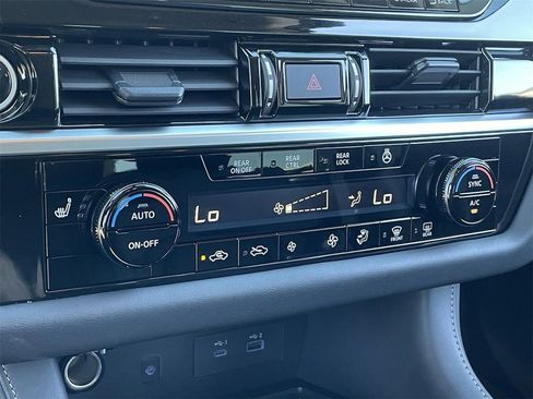 New 2025 Nissan Pathfinder SL image 14