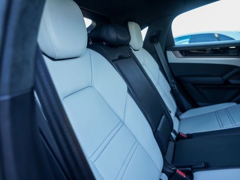 Used 2026 Porsche Cayenne GTS image 31