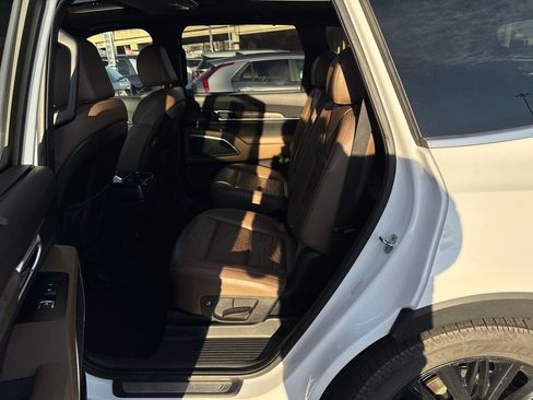 Certified 2022 Kia Telluride SX w/ SX Prestige Package image 15