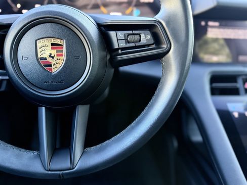 Used 2022 Porsche Taycan image 26