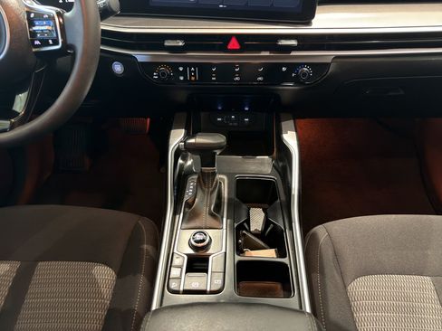 Certified 2024 Kia Sorento LX FWD image 19
