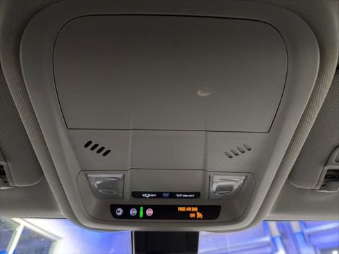 Used 2020 Chevrolet Equinox LS w/ LS Convenience Package image 28