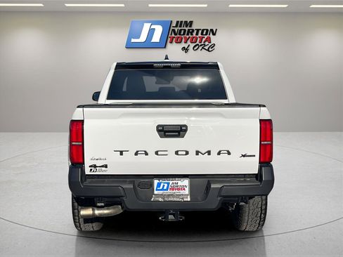 Used 2025 Toyota Tacoma SR image 6