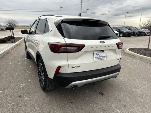 New 2025 Ford Escape SE image 5