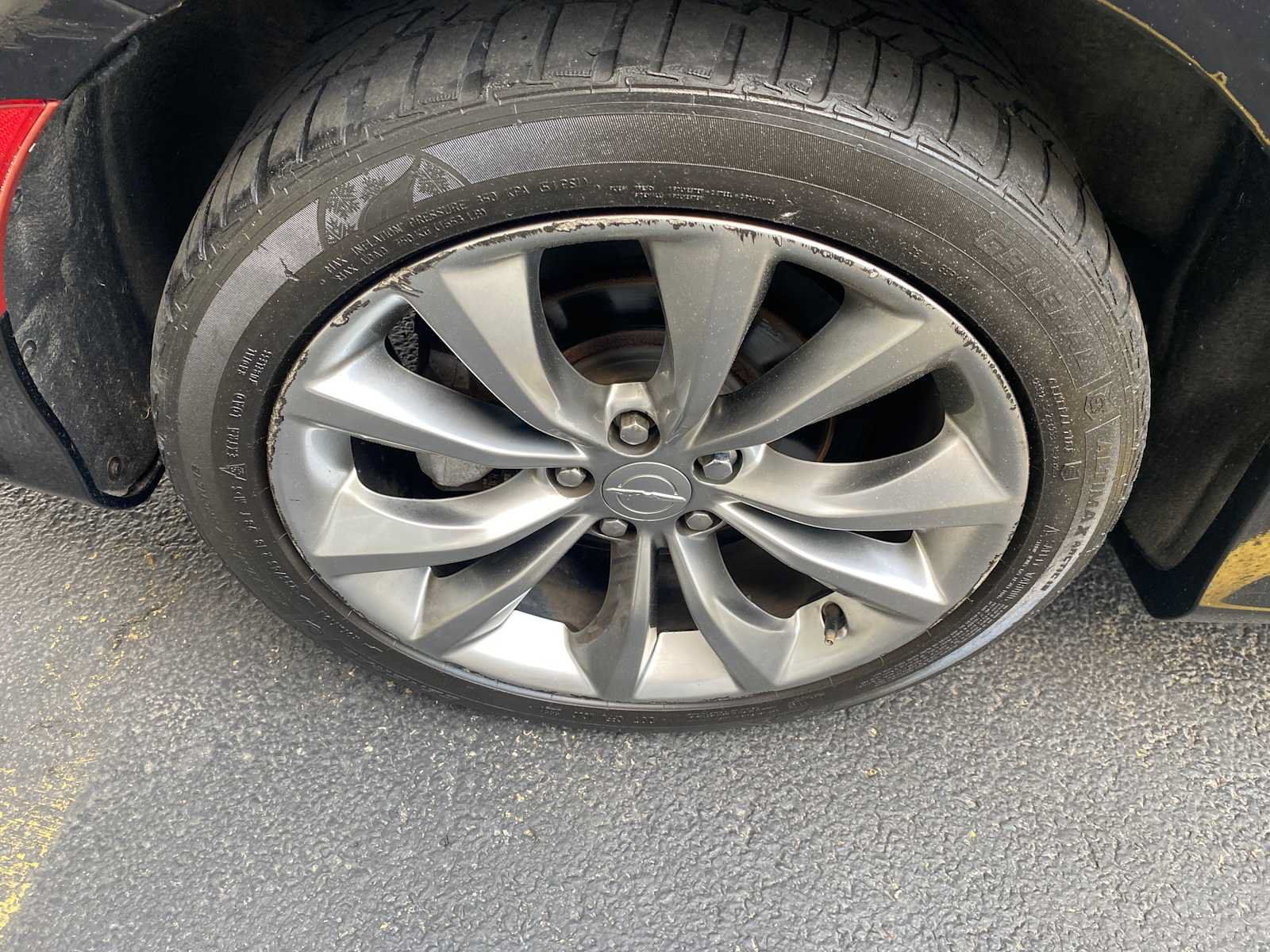 Used 2015 Chrysler 200 S FWD image 34