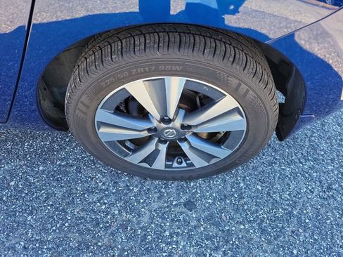 Used 2017 Nissan Leaf SL w/ Premium Package image 6