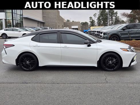 Used 2021 Toyota Camry XSE image 8