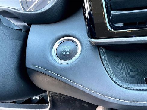 Used 2021 Toyota Highlander Platinum image 28