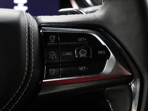 Used 2024 Jeep Grand Cherokee Overland w/ Advanced Protech Group III image 13