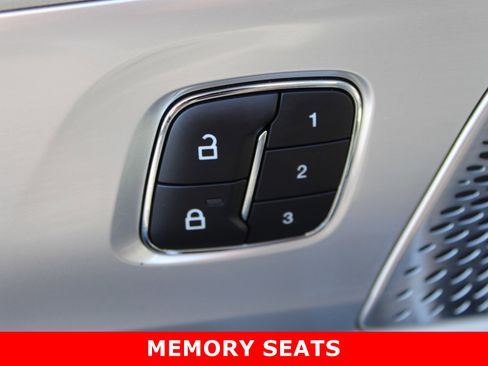 Used 2024 Lincoln Nautilus Reserve w/ Equipment Group 203A image 12