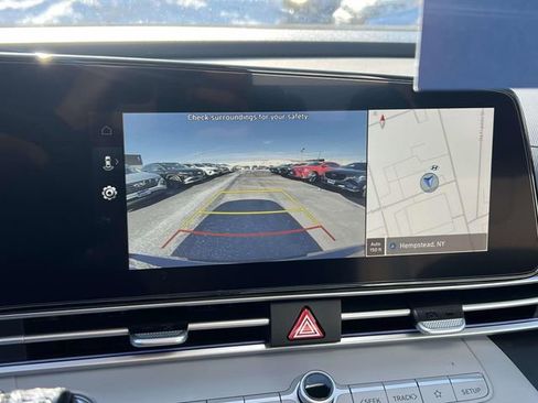 Certified 2025 Hyundai Elantra Limited image 29