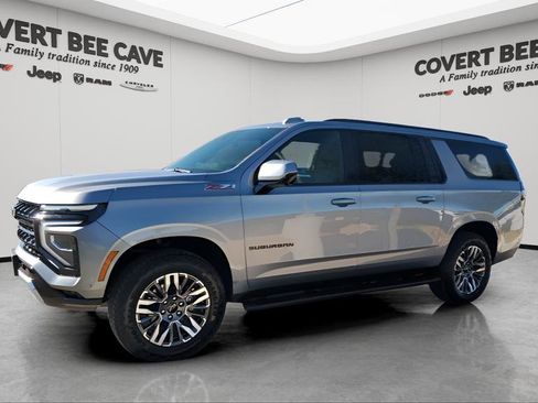 Used 2025 Chevrolet Suburban Z71 image 4