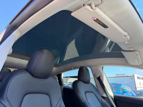 Used 2022 Tesla Model Y Performance AWD/4WD image 32