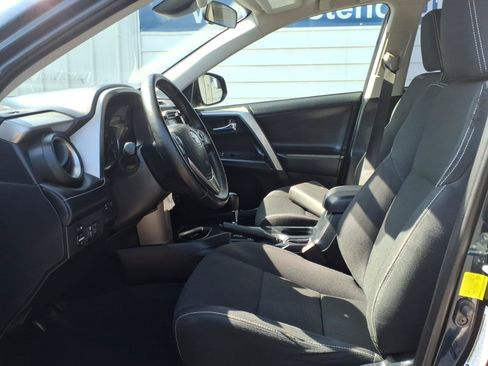 Used 2017 Toyota RAV4 XLE w/ Plus Special Value Package AWD/4WD image 7