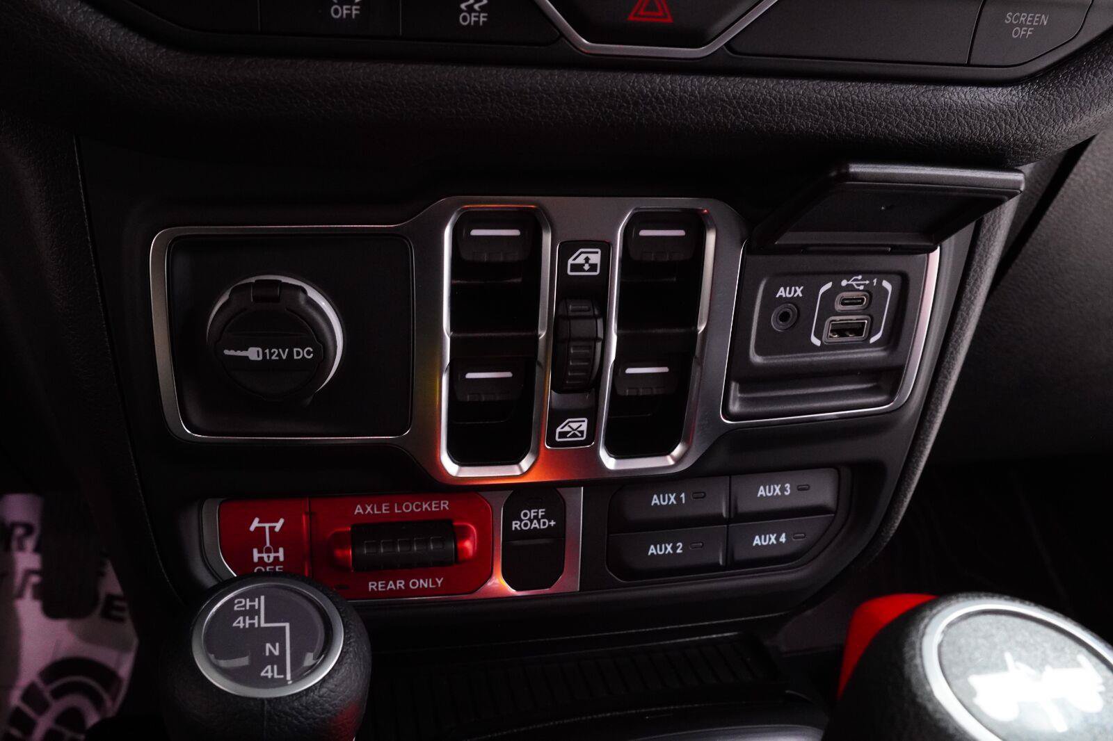 Used 2025 Jeep Wrangler Unlimited Sport AWD/4WD image 17