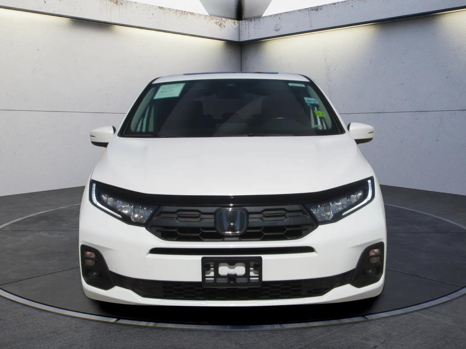 Certified 2025 Honda Odyssey EX-L image 3