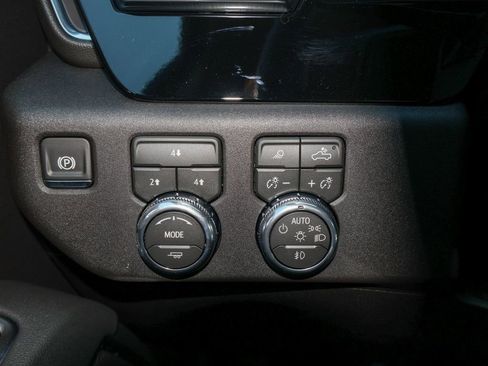 New 2026 GMC Sierra 3500 SLE image 25