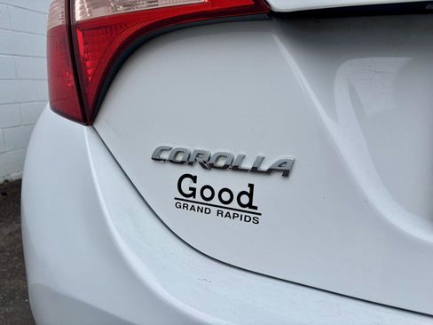 Used 2017 Toyota Corolla LE FWD image 27