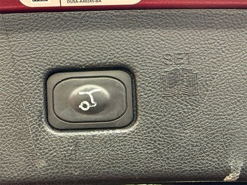 Used 2016 Ford Edge Titanium w/ Equipment Group 302A image 18