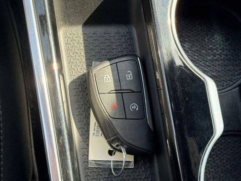 Used 2025 Chevrolet Equinox LT AWD/4WD image 26