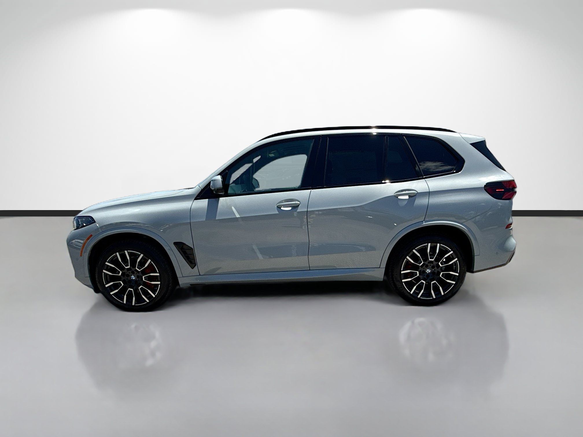 New 2026 BMW X5 sDrive40i w/ M Sport Package RWD image 6