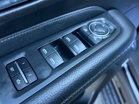 Used 2021 GMC Yukon XL Denali w/ Denali Ultimate Package image 15