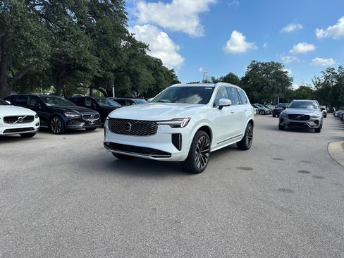 New 2026 Volvo XC90 B5 Plus image 2