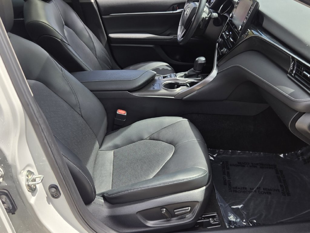 Used 2022 Toyota Camry XSE w/ Navigation Package FWD image 17