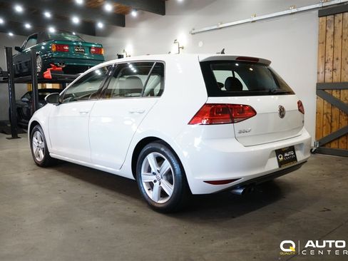 Used 2017 Volkswagen Golf SE image 6