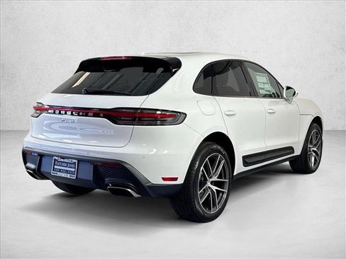 Used 2026 Porsche Macan AWD/4WD image 9