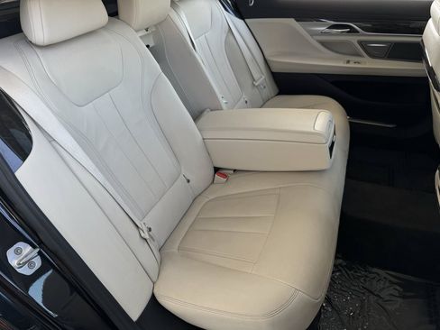 Used 2018 BMW 750i xDrive AWD/4WD image 21