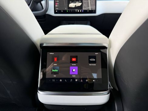 Used 2022 Tesla Model S AWD/4WD image 28