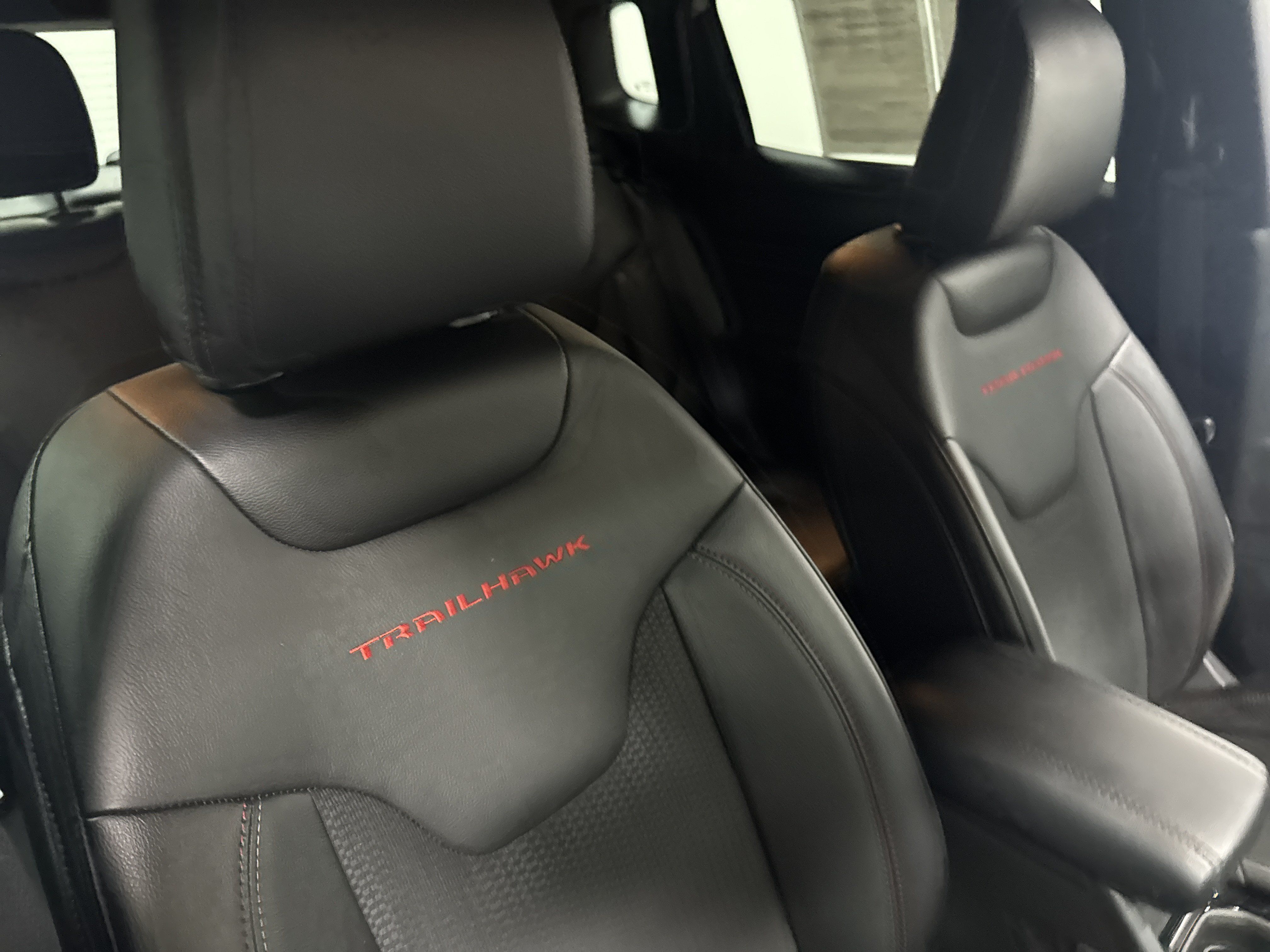 Used 2026 Jeep Compass Trailhawk AWD/4WD image 39