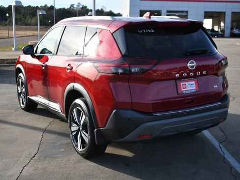 Used 2021 Nissan Rogue SL image 3