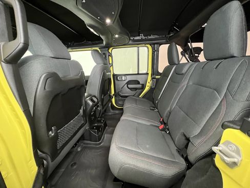 Used 2024 Jeep Wrangler Unlimited Rubicon w/ Technology Group image 5