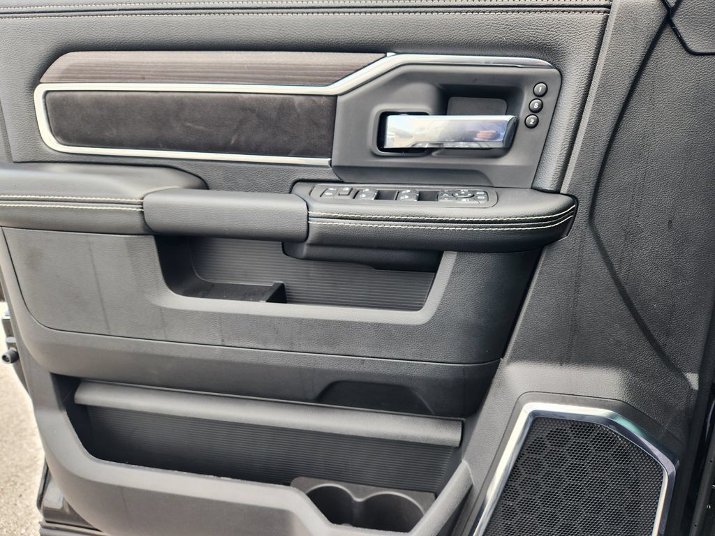 New 2026 RAM 2500 Laramie w/ Night Edition AWD/4WD image 18