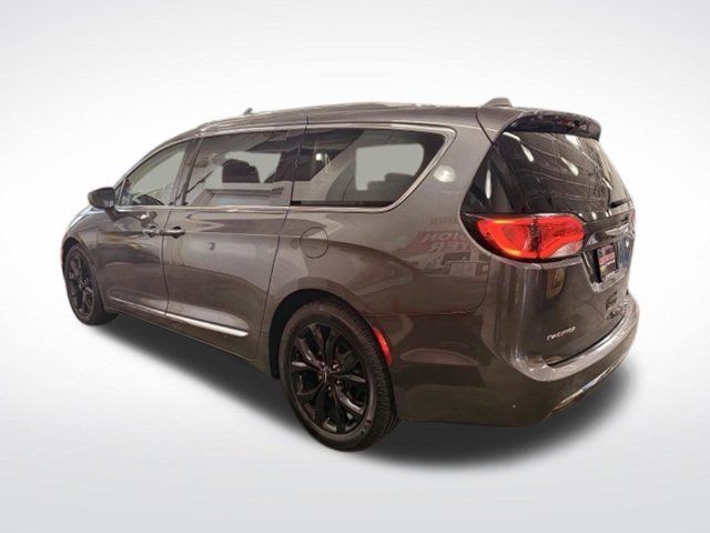 Used 2017 Chrysler Pacifica Touring-L Plus w/ Tire & Wheel Group FWD image 4