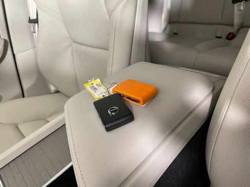 Certified 2024 Volvo XC60 T8 Plus w/ Protection Package image 31