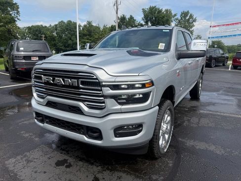 New 2026 RAM 2500 Laramie AWD/4WD image 8