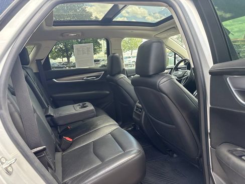 Used 2017 Cadillac XT5 Luxury w/ Driver Awareness Package AWD/4WD image 23
