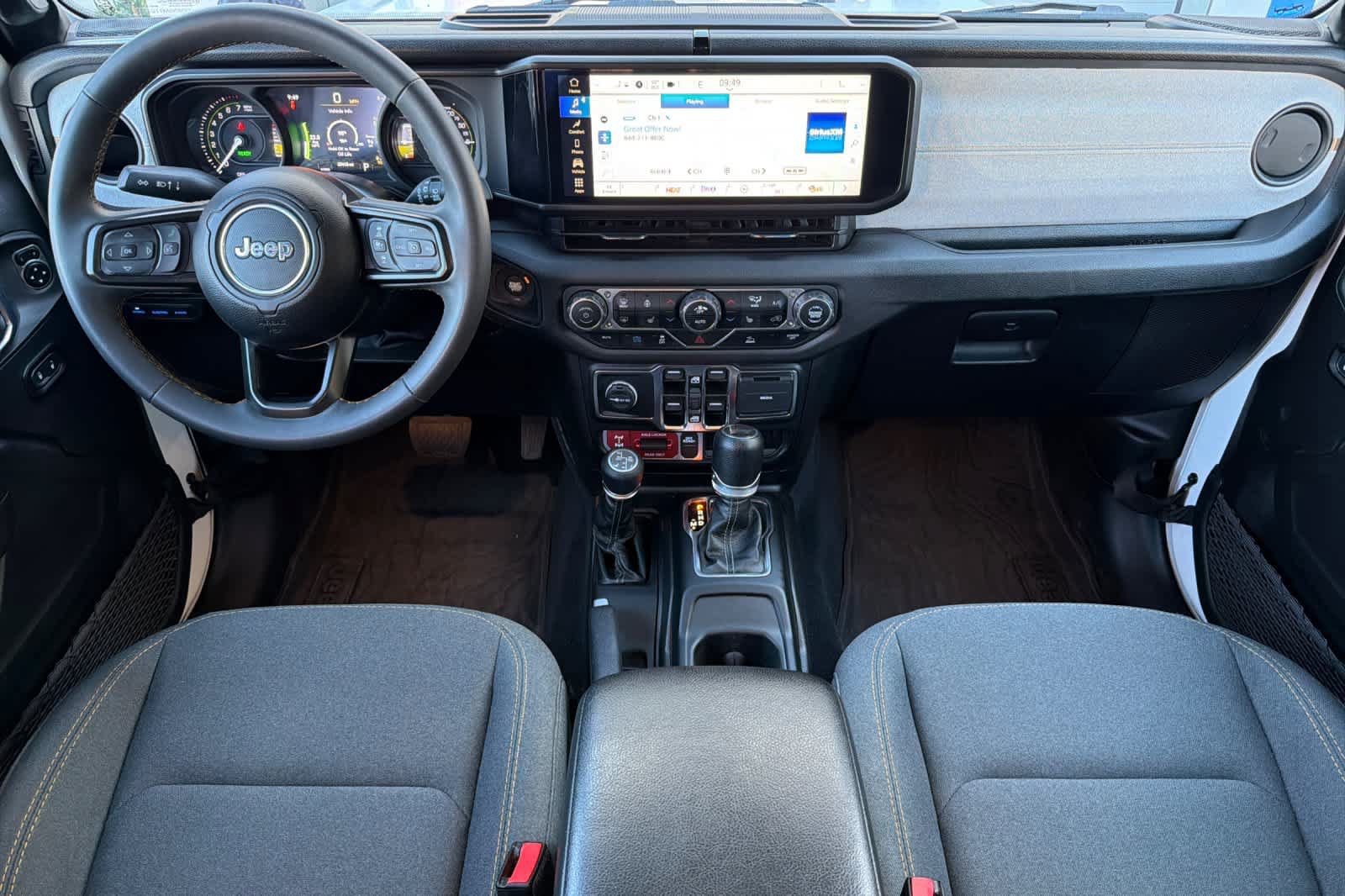Used 2024 Jeep Wrangler Unlimited AWD/4WD image 3