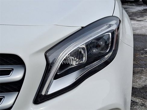 Used 2019 Mercedes-Benz GLA 250 4MATIC w/ Premium Package image 9