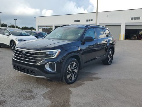 Certified 2024 Volkswagen Atlas SE FWD image 9