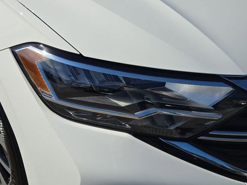 Used 2024 Volkswagen Jetta S image 5