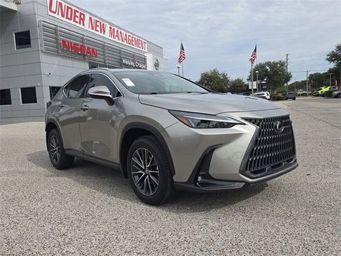 Used 2024 Lexus NX 250 FWD image 2