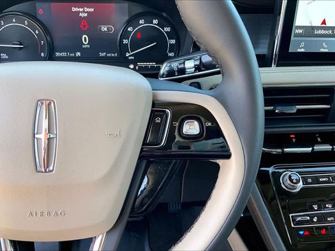 Used 2022 Lincoln Corsair AWD w/ Equipment Group 101A image 25