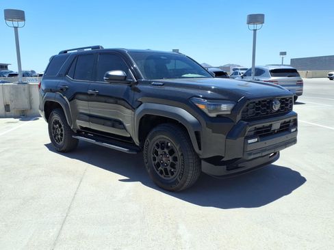 Used 2025 Toyota 4Runner TRD Off-Road Premium AWD/4WD image 8